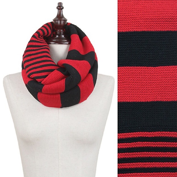 Chunky Two Tone Colorblock Knit Scarf, Red/Black - Picture 2 of 6